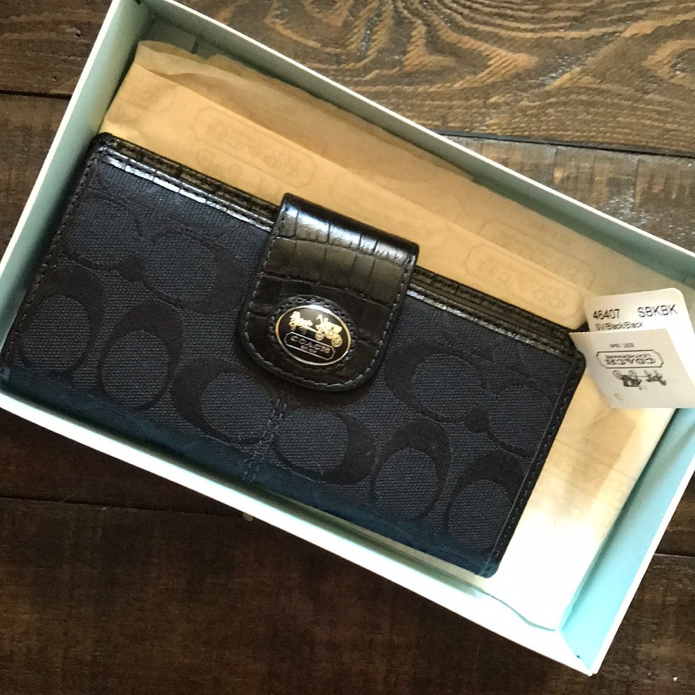 Coach Signature Wallet NWT